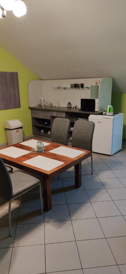 Uslugi Hotelarskie Helena Siemiatycze Exteriör bild
